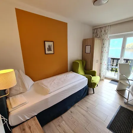 Hallstatt Self Check In Bed and Breakfast