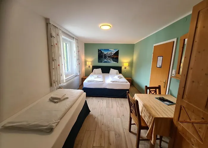 Hallstatt Self Check In Bed & Breakfast *
