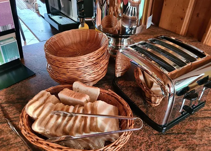 Hallstatt Self Check In Bed & Breakfast